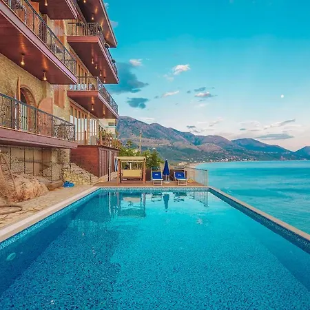 Superior Double In With Pool Private Beach 빌라 *